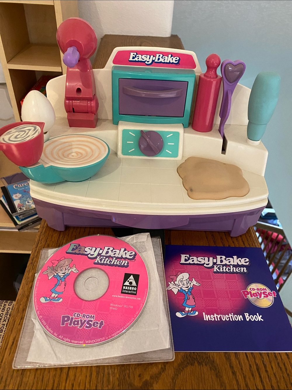 Hasbro Interactive Easy-Bake Kitchen CD-ROM Playset
